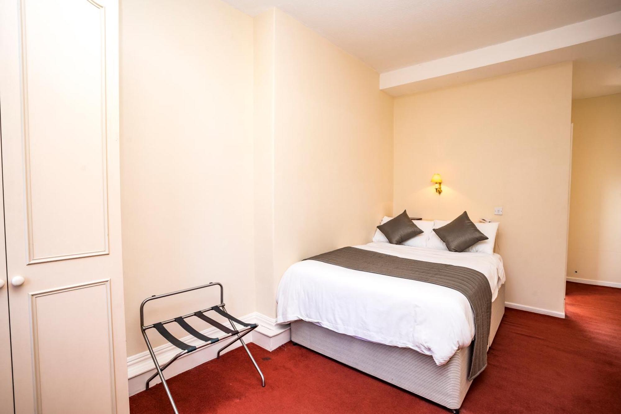 Borough Arms Hotel Newcastle-under-Lyme Ngoại thất bức ảnh