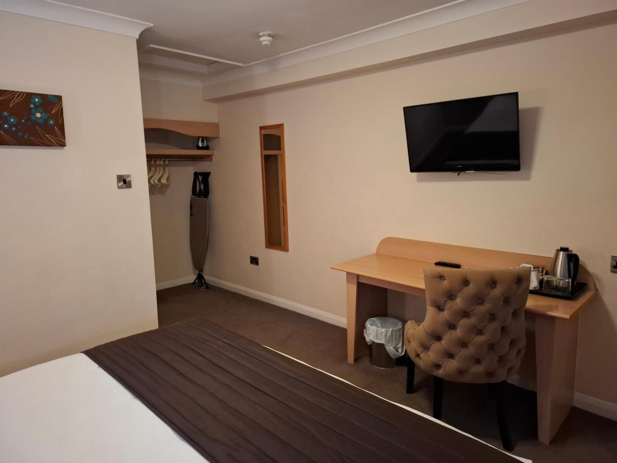 Borough Arms Hotel Newcastle-under-Lyme Ngoại thất bức ảnh