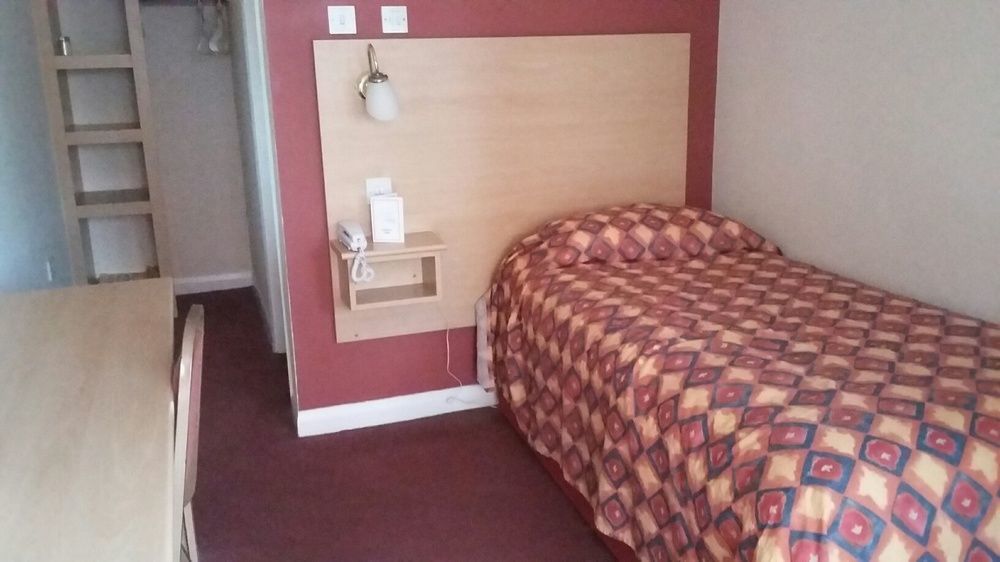 Borough Arms Hotel Newcastle-under-Lyme Ngoại thất bức ảnh
